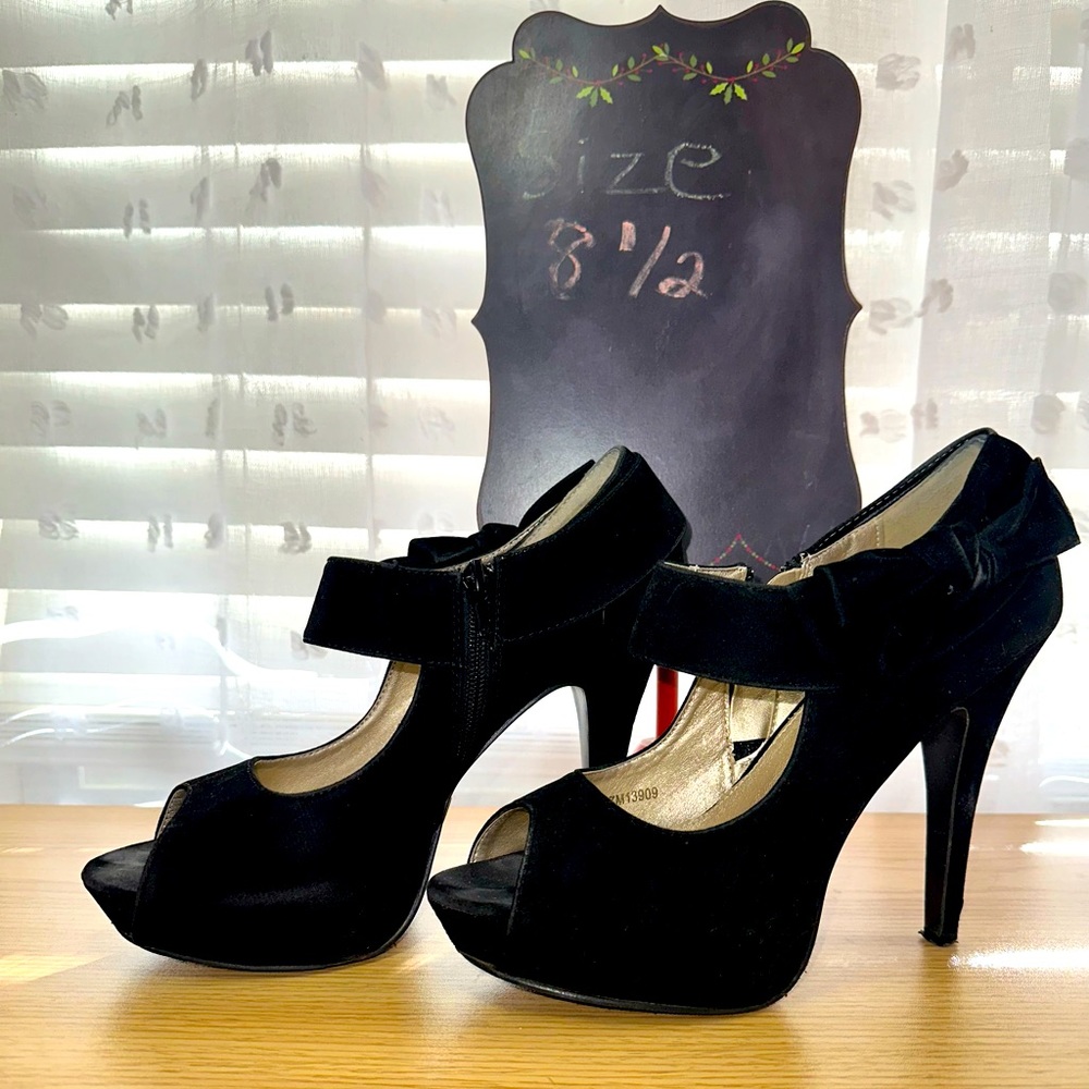 Oshio heels black size 8.5